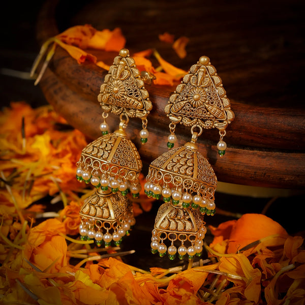 Tiered Gold Cascades