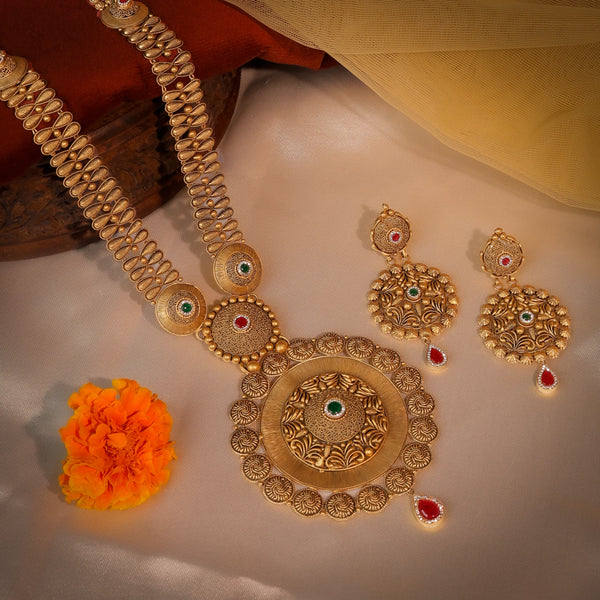 Ruby-Beaded Opulent Haar