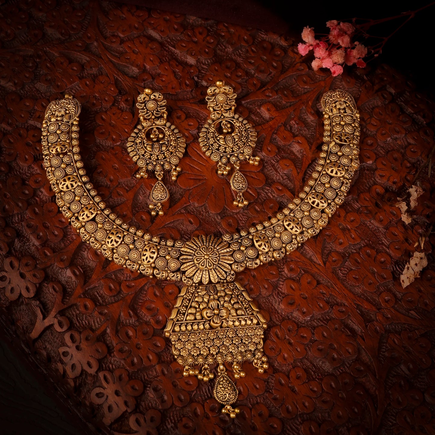Mesh Teardrop Necklace
