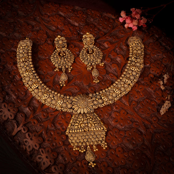 Mesh Teardrop Necklace