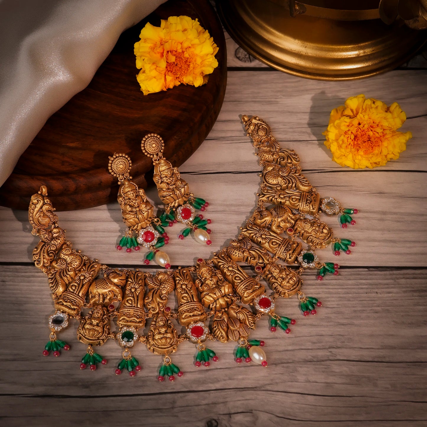 Heritage Textured Choker